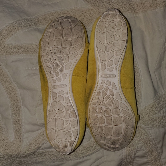 Bright yellow loafers comfy extra support - Picture 5 of 5